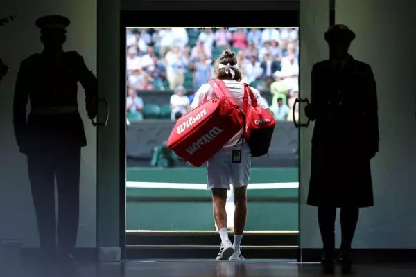 Wimbledon: Επέστρεψε η βροχή στο Λονδίνο – Καθυστερεί το παιχνίδι του Τσιτσιπά