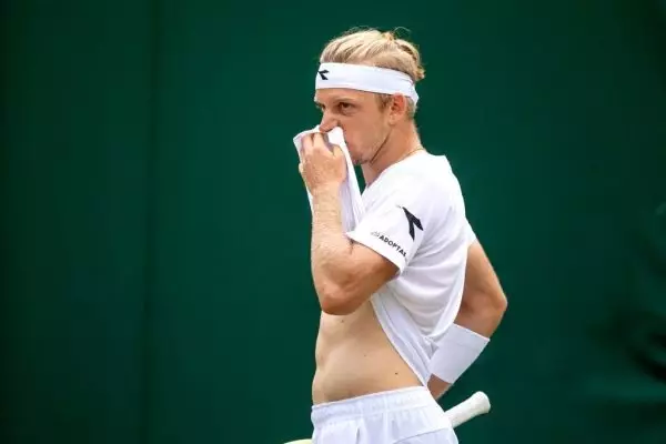 Wimbledon: Αδιανόητη… χαζομάρα του Φοκίνα πρόσφερε τη νίκη στον Ρούνε! (vid)