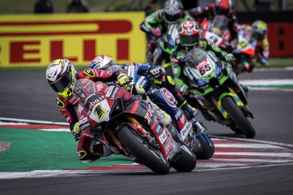 World SBK: Τις 16 νίκες στην σεζόν έφτασε ο Μπαουτίστα (vids)