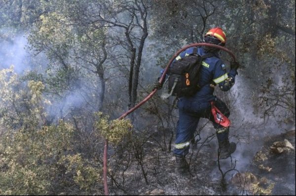 Ενισχύεται η διεθνής συνδρομή στην Ελλάδα για την κατάσβεση των πυρκαγιών