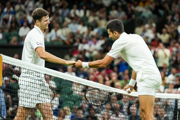 Wimbledon: Τρία ματς μακριά από τον 8ο τίτλο ο Τζόκοβιτς (vid)