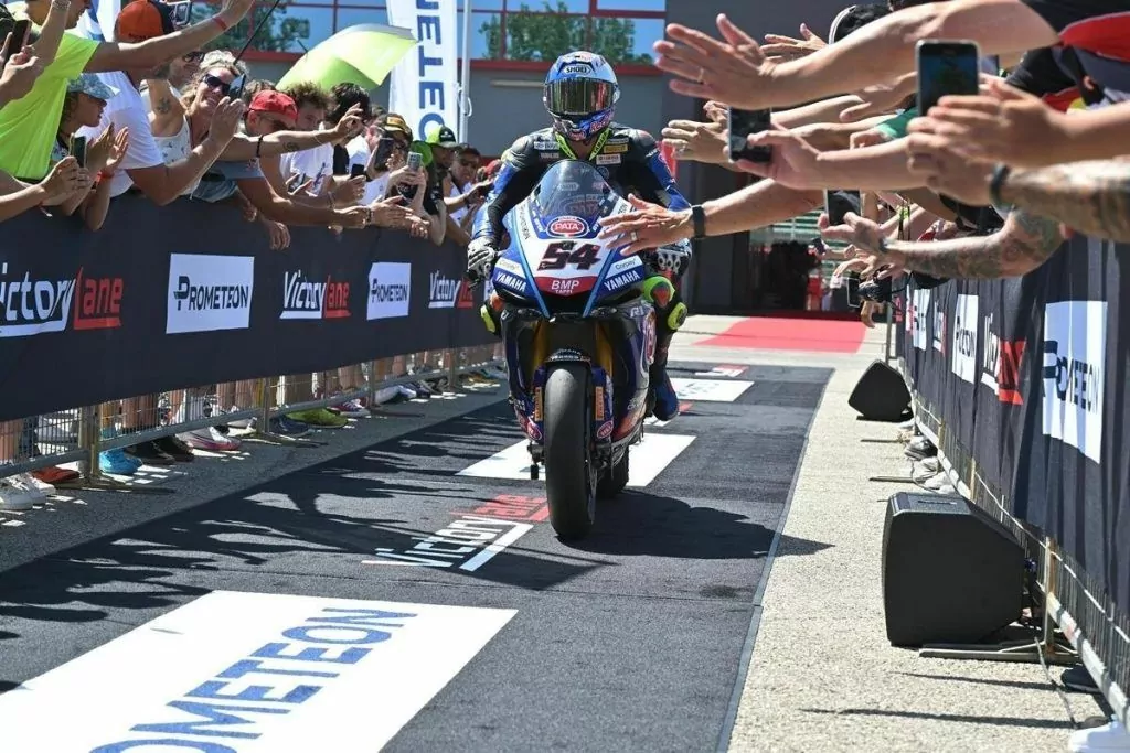 World SBK: Η αντεπίθεση του Ραζγκατλιόγκλου (vids)