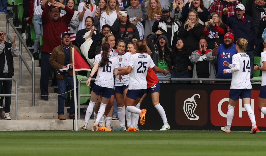 Εύκολη πρεμιέρα για τις ΗΠΑ, 3-0 το Βιετνάμ