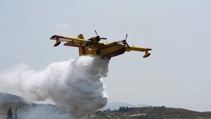 Η Γαλλία στέλνει στην Ελλάδα δυο Canadair, ένα αναγνωριστικό αεροπλάνο και 18 πυροσβέστες