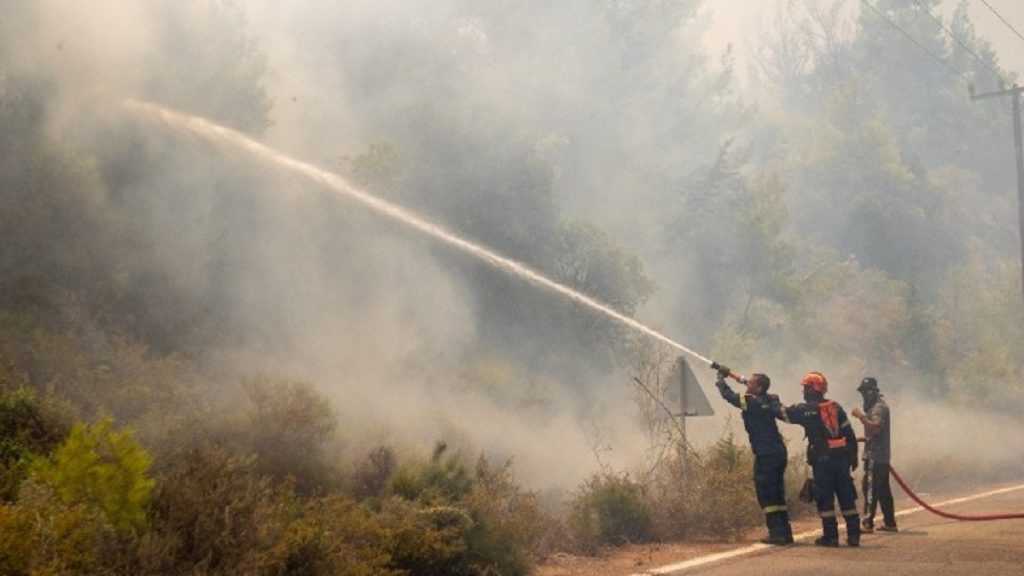 Μάχες με τις φλόγες στη Μαγνησία – Εκκενώνεται το Σέσκλο