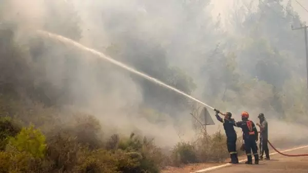 Μάχες με τις φλόγες στη Μαγνησία – Εκκενώνεται το Σέσκλο