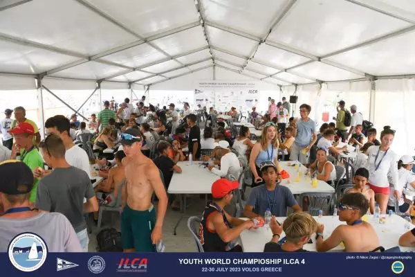 Παγκόσμιο ILCA 4: Με φουσκωτά των προπονητών εκκένωση της Ν. Αγχιάλου! (pic)