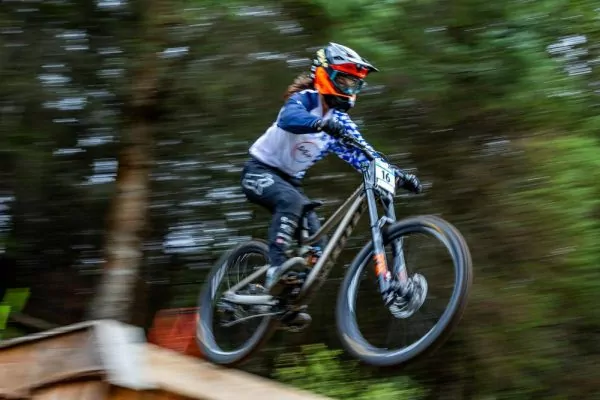 Ευρωπαϊκό Downhill: Στην 6η θέση η Ζαφείρη στις Γαλλικες Αλπεις