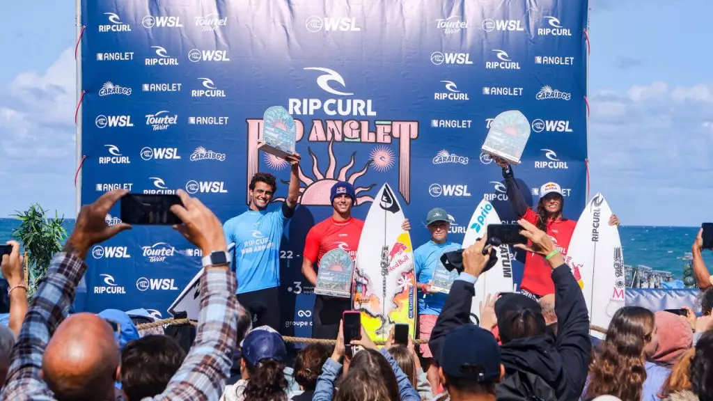 Rip Curl Pro Anglet: Θριαμβευτές οι Καρίκ και Μπονβαλότ (vid)