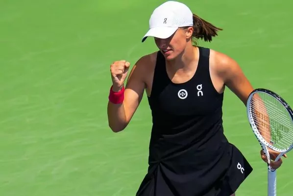 WTA Cincinnati: Στα προημιτελικά η Σφιόντεκ, αποσύρθηκε με τραυματισμό η Ριμπάκινα (vid)