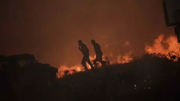 Μαίνονται οι πυρκαγιές σε Φυλή και Ασπρόπυργο