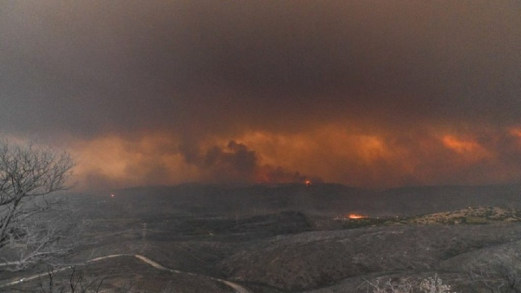 Μάχη με τις αναζωπυρώσεις στον Έβρο – Μικρές εστίες στην Πάρνηθα