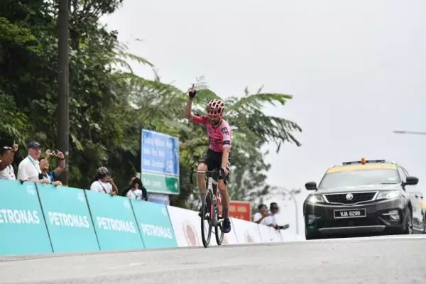 Tour of Langkawi (S5): Νικητής στο «βασιλικό» ετάπ ο Καρ, 20ος γενικής ο Περικλής Ηλίας (vid)