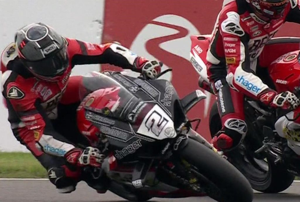 Bennetts British Superbike: Νικητής στο Άουλτον Παρκ ο Ίργουιν (vid)