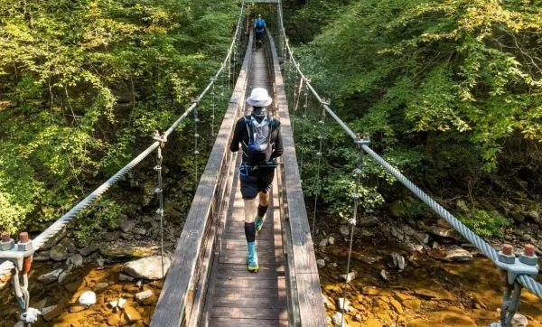 UTMB: Νικητές στο Grindstone Running Festival ΜακΜόναγκλ και Σαν Λοράν