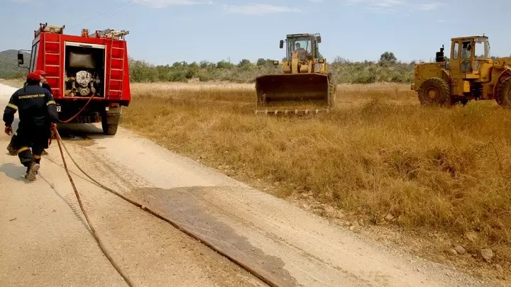 Συνεχίζεται η μάχη των πυροσβεστικών δυνάμεων στην πυρκαγιά στον Έβρο