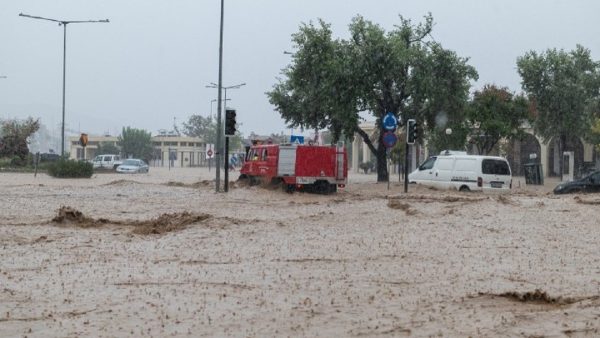 Σφοδρή κακοκαιρία πλήττει τη Μαγνησία-Μήνυμα του 112 για Πιερία, Θεσσαλία, Σποράδες, Εύβοια