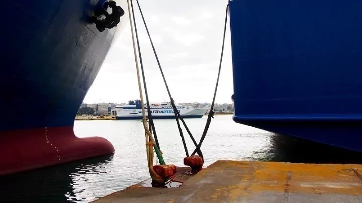 Δεμένα σήμερα τα πλοία στα λιμάνια όλης της χώρας, λόγω της 24ωρης απεργίας της ΠΝΟ