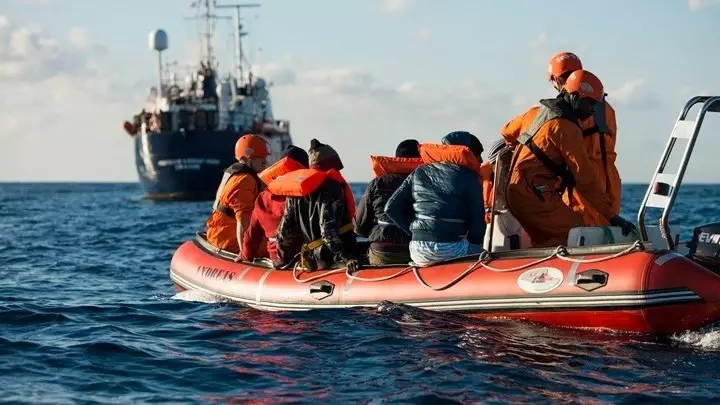 Αφίξεις ρεκόρ μεταναστών και προσφύγων στη Λαμπεντούζα