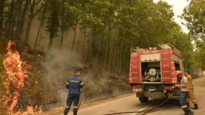 Υπό μερικό έλεγχο η πυρκαγιά σε αγροτοδασική έκταση στον Άγιο Ισίδωρο Μεσσηνίας