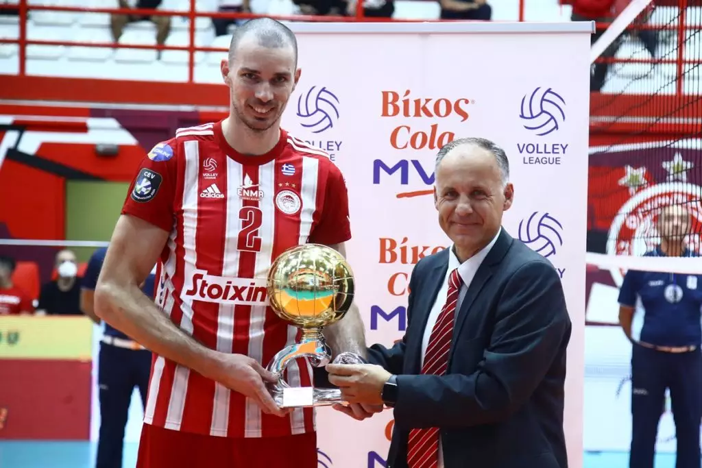 Η βράβευση του περσινού MVP, Αλέν Παγιένκ