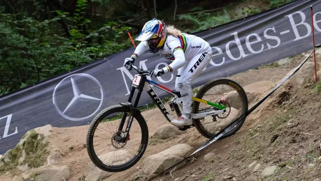 Παγκόσμιο Κύπελλο UCI Downhill: Σε Μπρουνί και Χολ οι τίτλοι (vids)