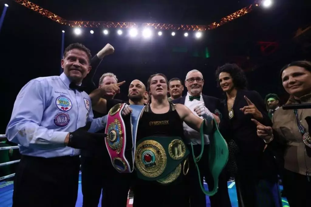 Πήρε τη νίκη, την εκδίκησή της και 5 ζώνες η Katie Taylor