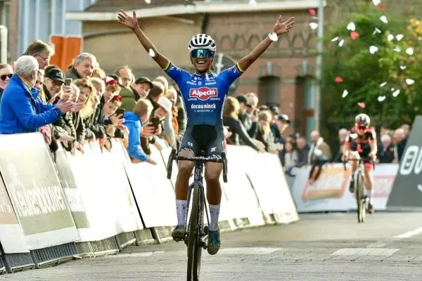 Superprestige: Νικήτρια στο Νιλ η Ντελ Κάρμεν Αλβαράδο (video)