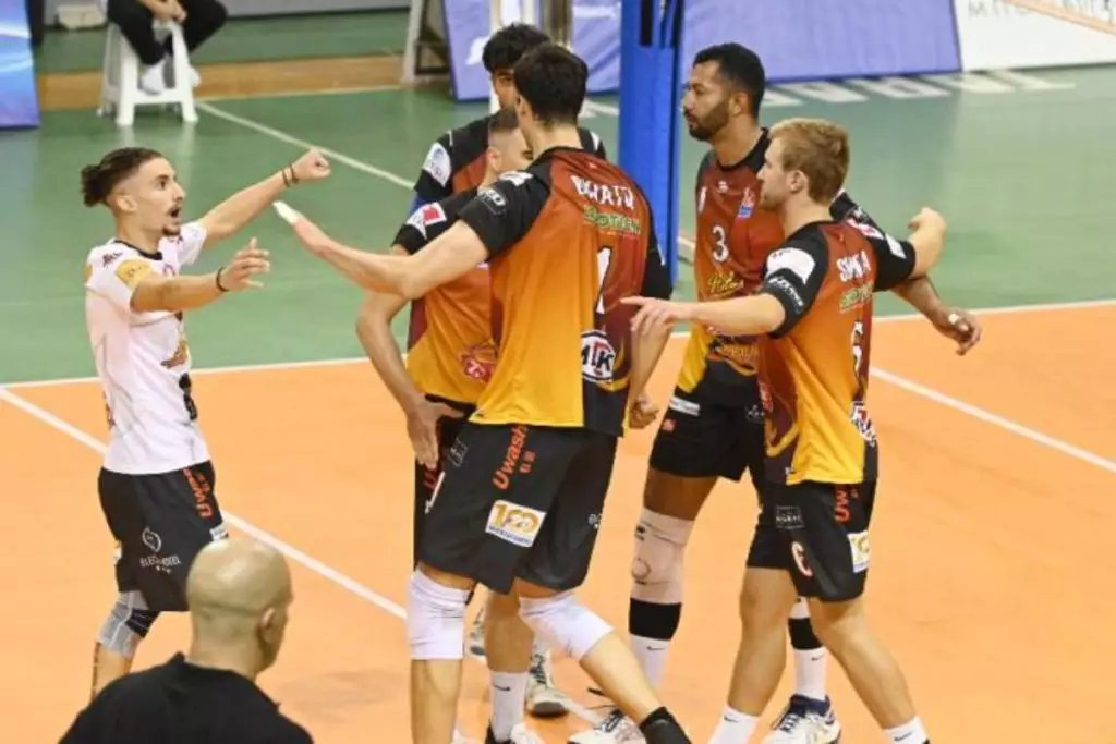 Volley League: Για το αήττητο Άθλος και Φοίνικας στην Ορεστιάδα