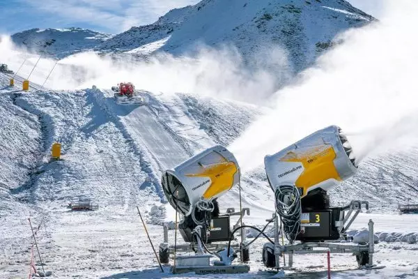 Παγκόσμιο Κύπελλο Αλπικού Σκι: Ματαιώθηκε το Downhill στο Τσέρματ