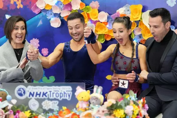 NHK Trophy: Πρώτη νίκη με ανατροπή για Φίαρ-Γκίμπσον (video)