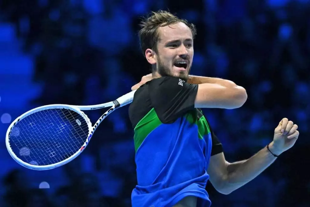 ATP Finals: Πήρε τον ρωσικό «εμφύλιο» ο Μεντβέντεφ (video)