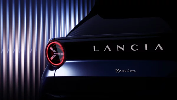 Lancia Ypsilon: Η… πίσω όψη της Ιταλίδας!