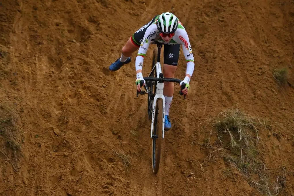 Superprestige: Επιστροφή στις νίκες για τη Van Empel (video)