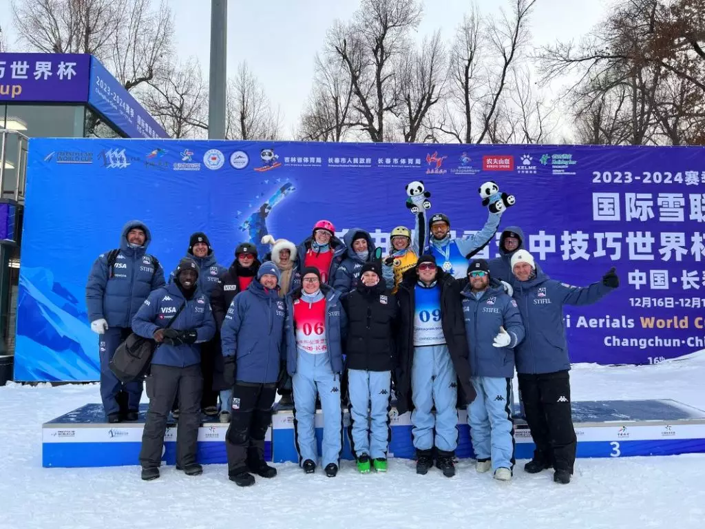 Freestyle Ski: Νικήτρια στα ομαδικά Aerials η ομάδα των ΗΠΑ (video)