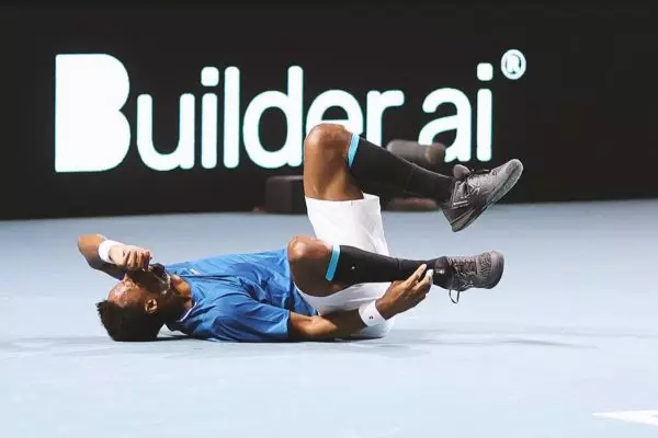 Ultimate Tennis Showdown: Τραυματίστηκε ο Μονφίς σε αγώνα επίδειξης (video)