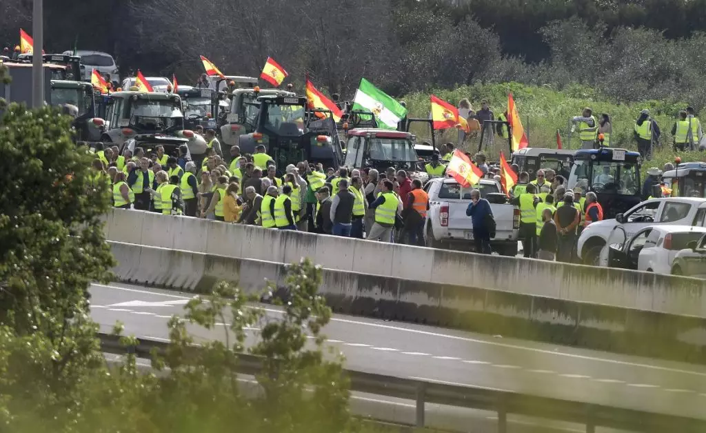 Στον "αέρα" παραμένει ο γύρος Ανδαλουσίας.