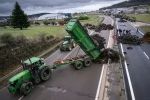 Αιτία οι κινητοποιήσεις των αγροτών στη Γαλλία.